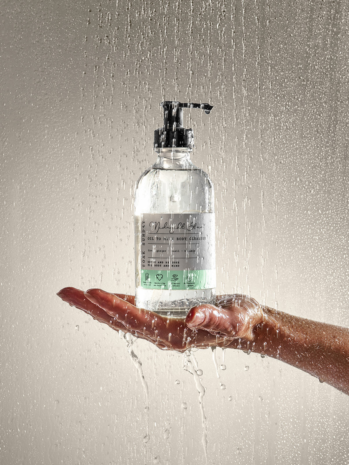 http://soaksunday.com/cdn/shop/products/SoakSunday-Midnight-BodyCleanser-Shower.jpg?v=1624455663